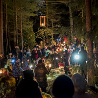 Tervetuloa Brinkhallin metsäkirkkoon Tervetuloa Brinkhallin metsäkirkkoon