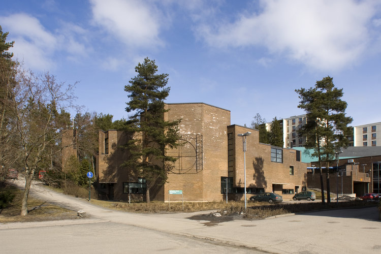 Ei jumalanpalvelusta: maksuton kirkkobussikuljetus Pyhän Katariinan kirkkoon Ei jumalanpalvelusta: maksuton kirkkobussikuljetus Pyhän Katariinan kirkkoon