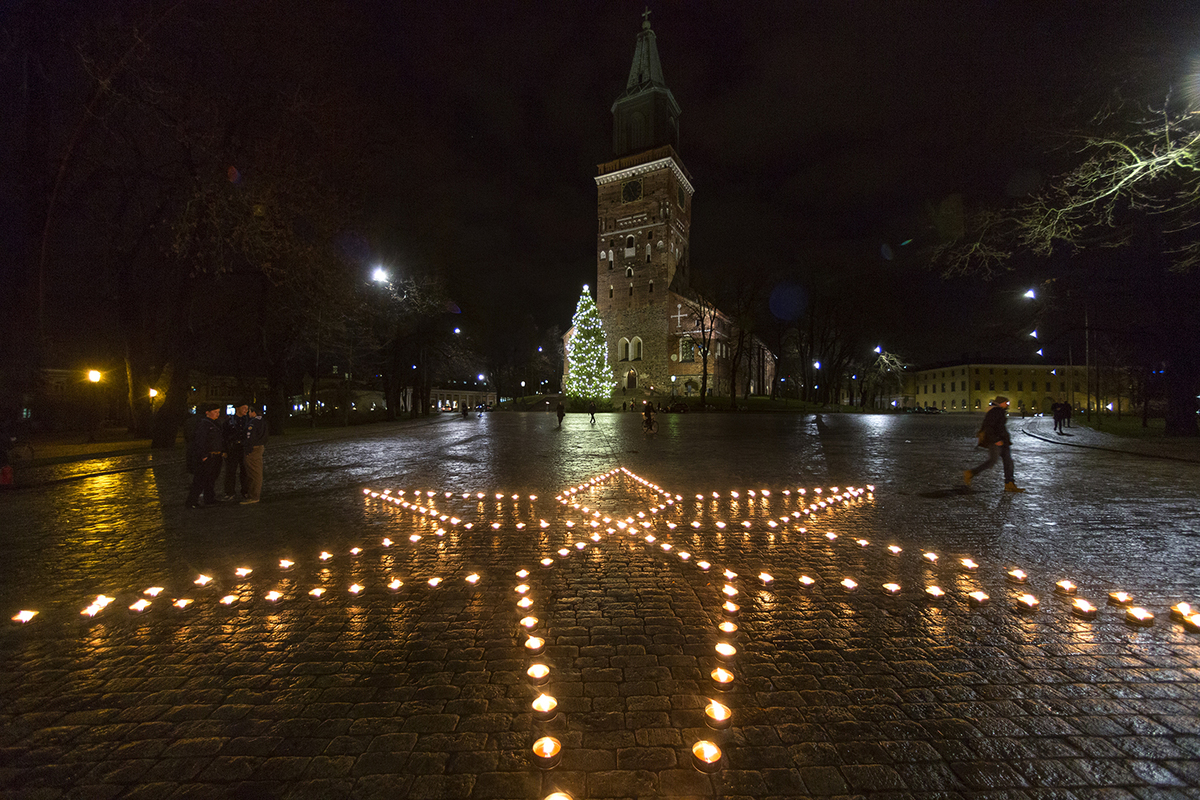 Jouluinen Tuomiokirkko