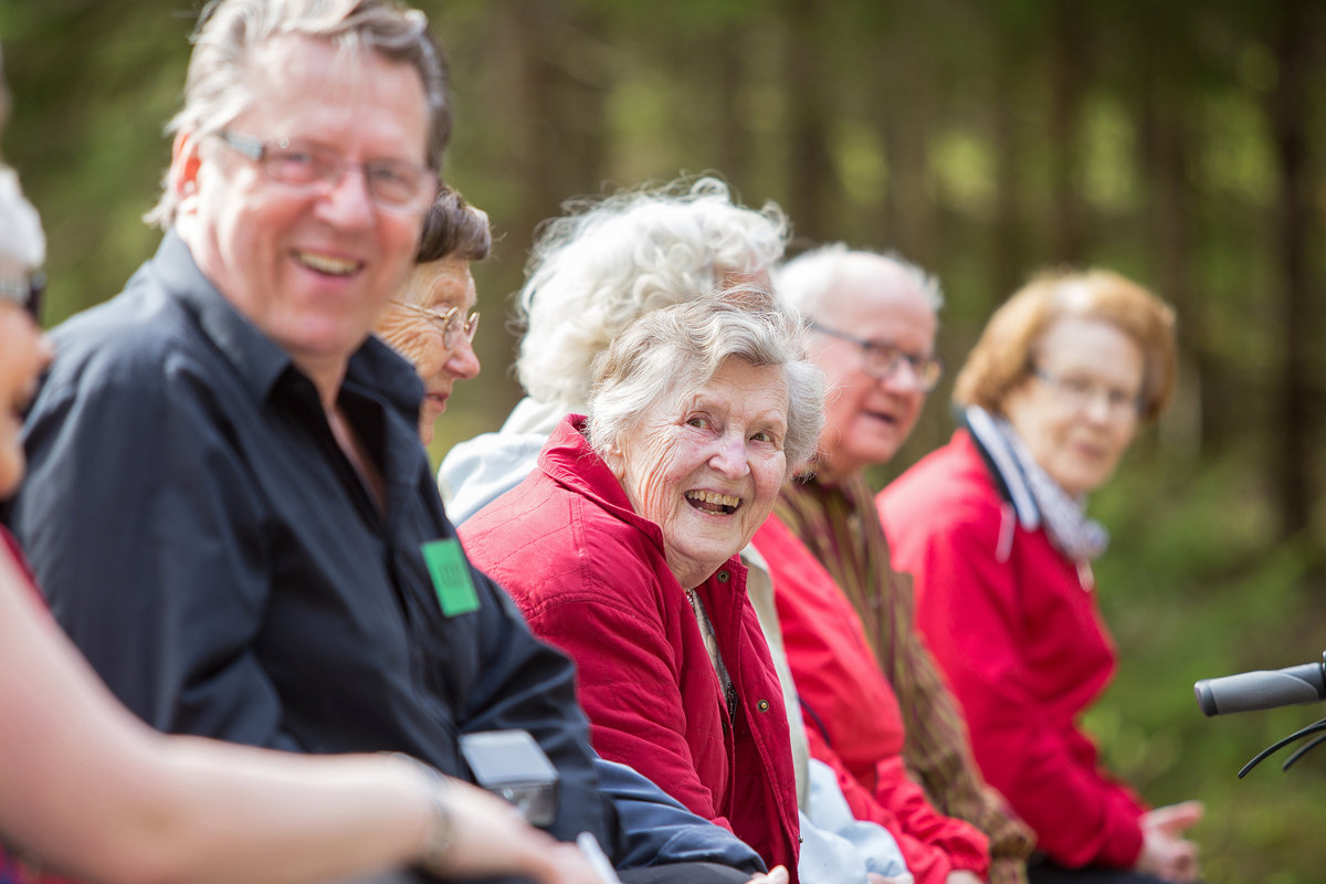 Seniorit leirillä