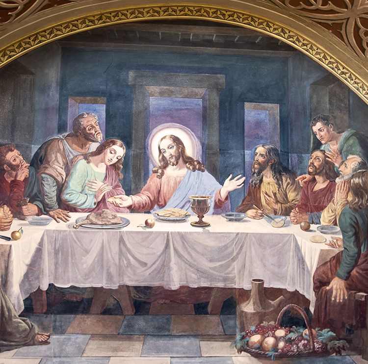 Jeesus opetuslapsineen viimeisellä ehtoollisella. Fresko tuomiokirkon pääalttarin läheisyydessä.