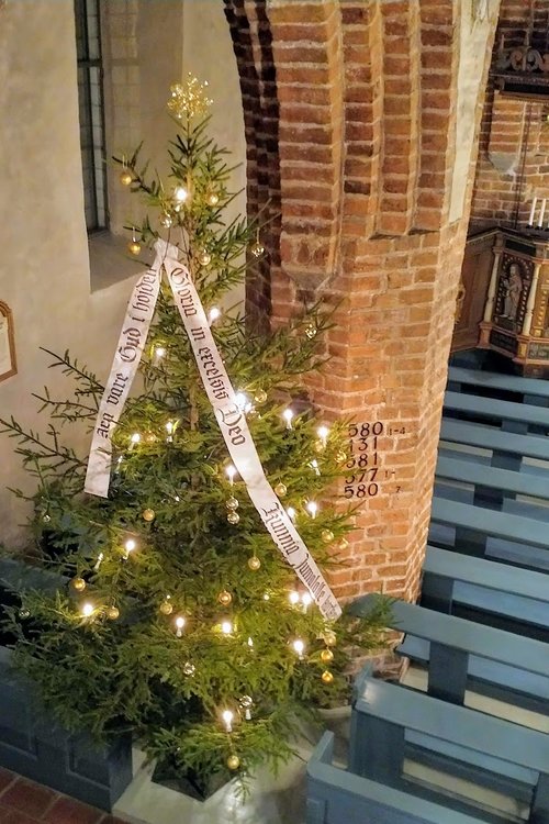 Pieniä aattohartaushetkiä
