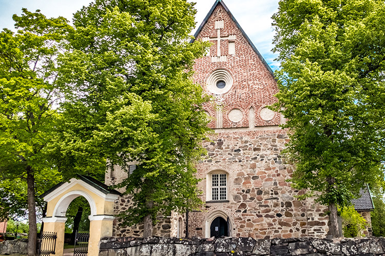 Kirkko avoinna, opas paikalla Kirkko avoinna, opas paikalla