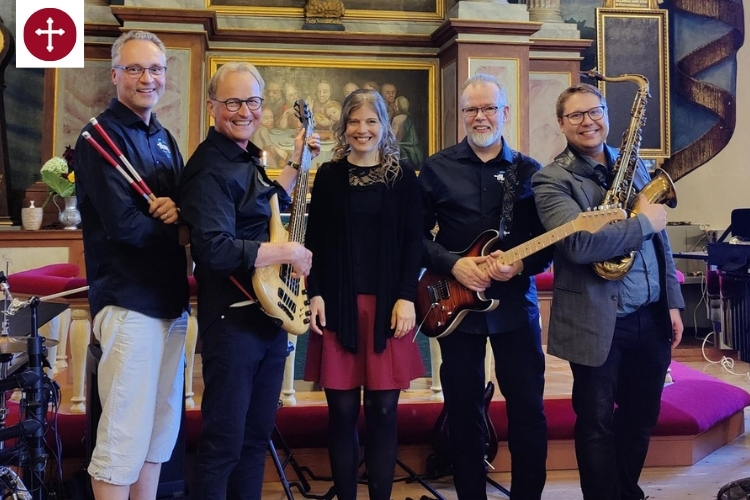 Kesäillan musiikkia Ilonen House Band