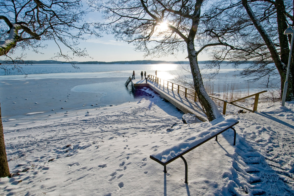 Avaa kuva isommaksi Uimaranta talvella