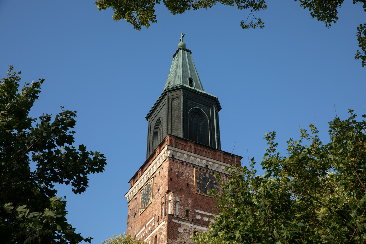 Turun tuomiokirkko, kellotorni, kesä.