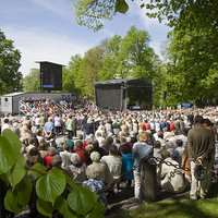 Ensimmäinen Suvivirsikirkko vuonna 2011. Kuva Timo Jakonen.