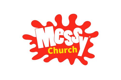 Logo, jossa punainen maaliläiskä ja teksti Messy church.